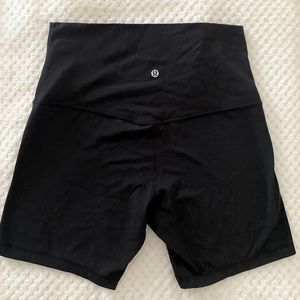 LuluLemon Align Black Shorts 6”